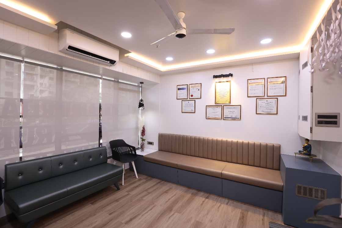 Modern Infrastructure at Arunodaya Eye Clinic in Wakad, Pune by Dr. Anuprita Gandhi Bhatt, Top Opthamologist in Pune.